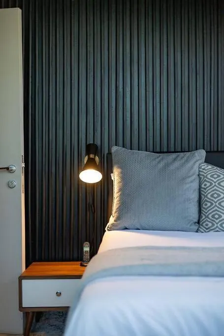 Luxury Elegant Designer Two Bed - Ac & Views Apartment Cape Town